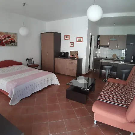 Nissa, Apartmán