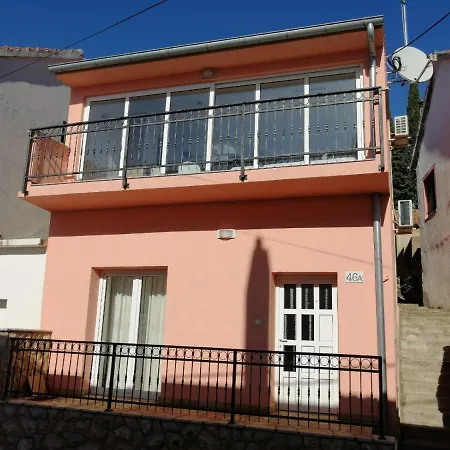 Nissa, Apartmán