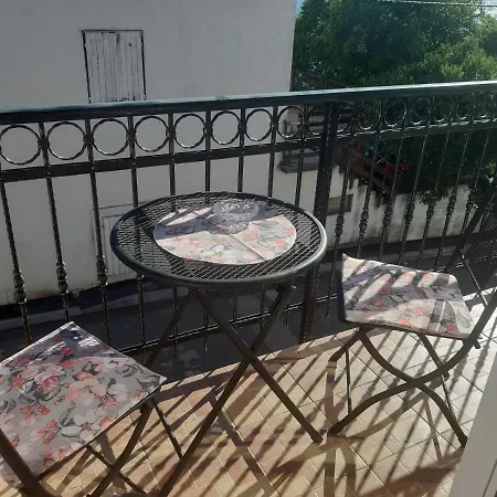 Nissa, Apartment